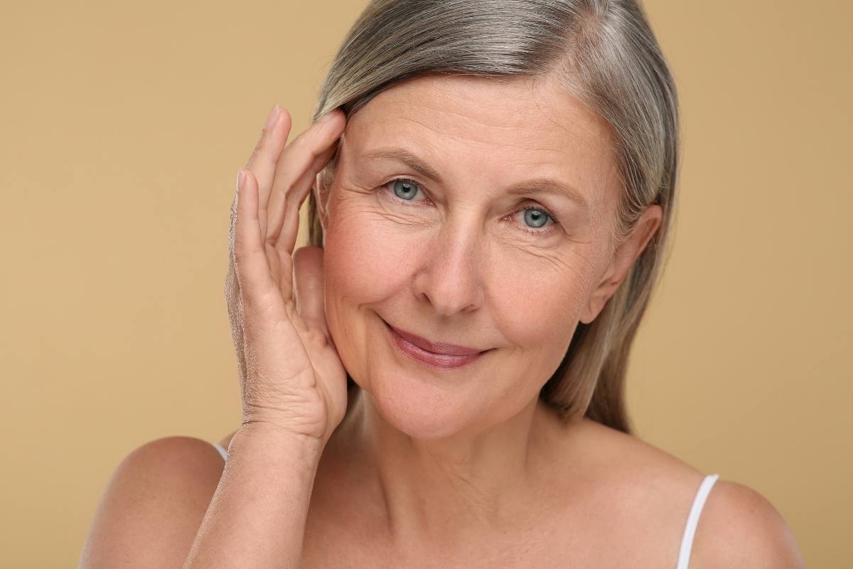 Restore youthful confidence with advanced facelift techniques guided by Dr. Ulaş Bali’s precision and care.