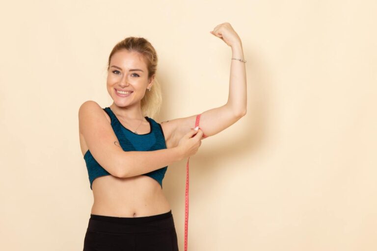 Arm lift surgery before and after: See the transformative results of toned and sculpted arms by Dr. Ulaş Bali.