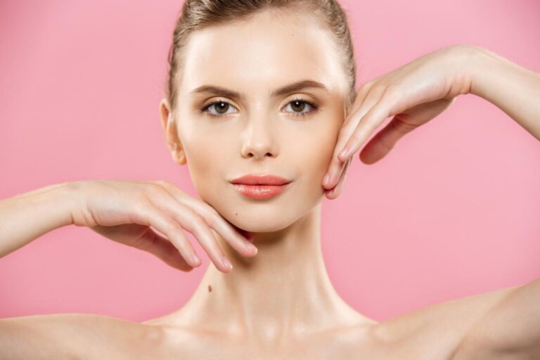 Surgeon using robotic system for precise facial aesthetic surgery in modern clinic